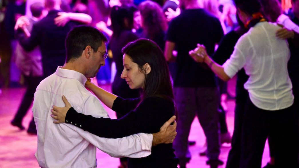 Tango, turf y foodtrucks en el Hipódromo de La Plata: las propuestas para el fin de semana