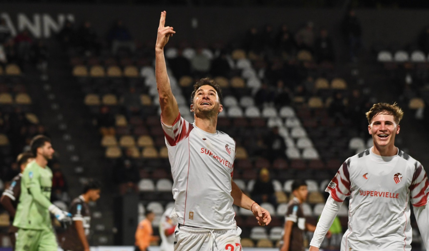 Platense Estudiantes Festejo gol Alario