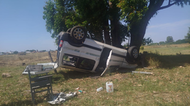 quiso esquivar una bicicleta, perdio el control de su camioneta y volco en la plata quiso esquivar una bicicleta, perdio el control de su camioneta y volco en la plata
