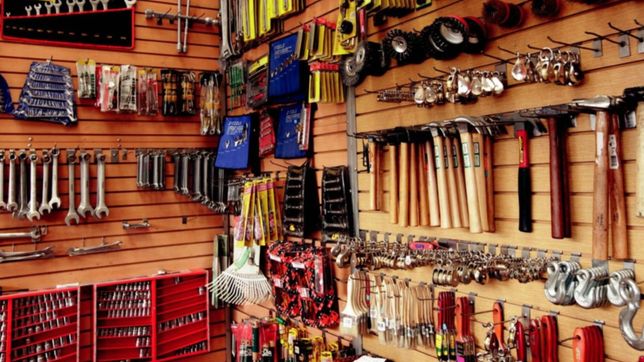 delincuentes robaron en una ferreteria y se llevaron un botin millonario