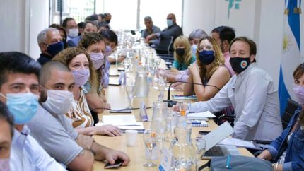 Provincia ofreció una suba de casi 54% a los estatales para cerrar el año paritario