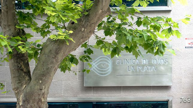 murio el reconocido director de la clinica de ojos de la plata