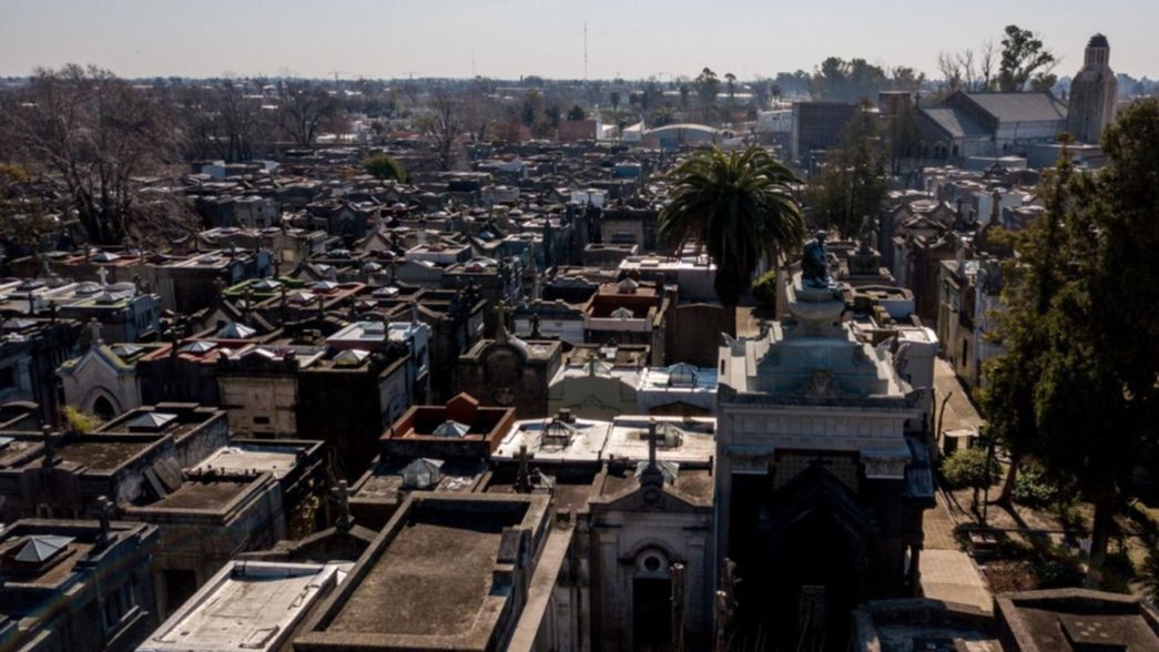 Pequeño Gran Muerto: así es la obra que se va a estrenar en el Cementerio de La Plata