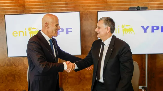 ypf y eni sellan el mayor proyecto de inversion en la historia argentina con el desarrollo de argentina lng
