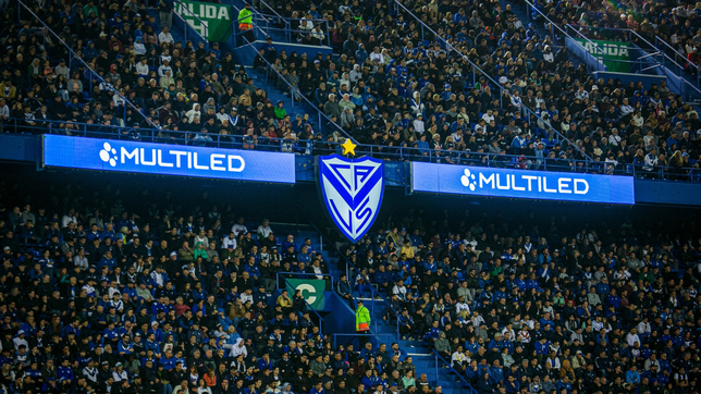 clima caliente en velez y duros mensajes para el presidente en la previa de la final contra estudiantes