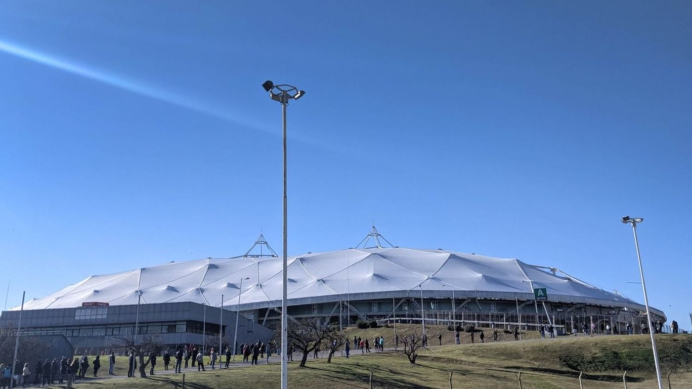 Filas Vacunación Vacunatorio Estadio Único