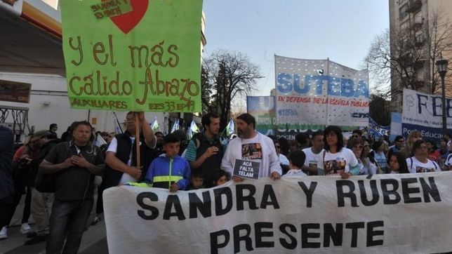 conflicto sin fin: docentes se movilizan por el centro platense en contra de los sumarios
