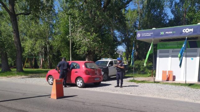 tras los reclamos vecinales, volvieron los controles policiales a un barrio de la plata