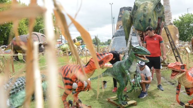 cerraron las inscripciones y en ano nuevo quemaran 56 munecos en la plata