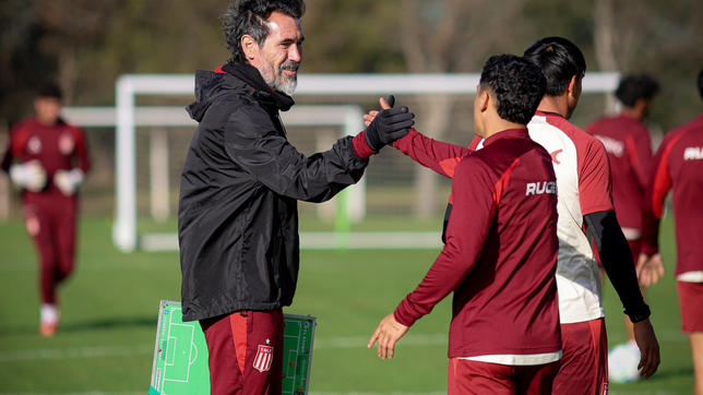 dominguez prepara un cambio de esquema y de nombres para visitar a racing