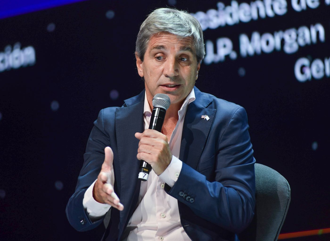 El ministro de Economía, Luis Caputo, confirmó que busca un nuevo acuerdo con el FMI.
