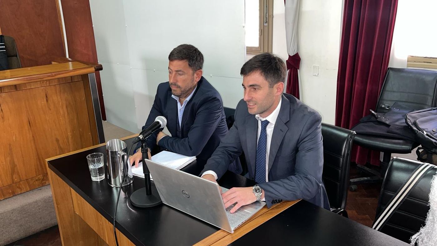 Gustavo Galasso y Ezequiel Funes, dos de los abogados que patrocinan a las víctimas.