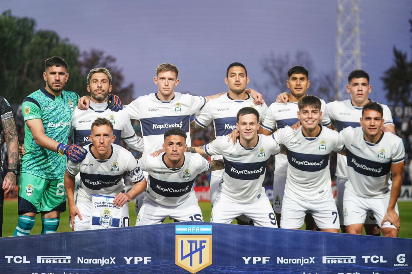 Formación Gimnasia Independiente Rivadavia.jpg