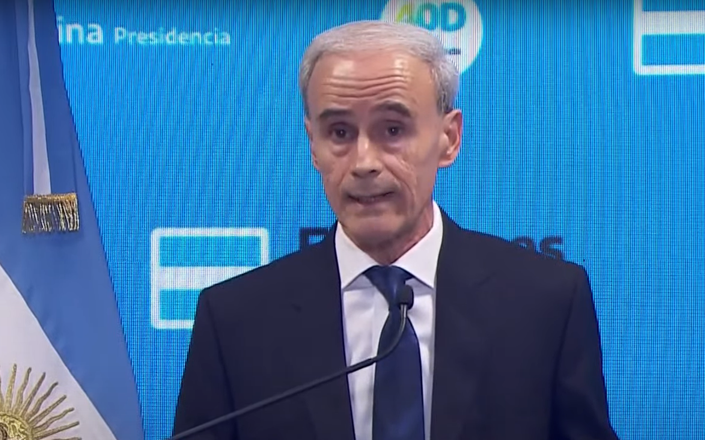 El secretario general de la presidencia, Julio Vitobello, habl&oacute; desde el centro de c&oacute;mputos.