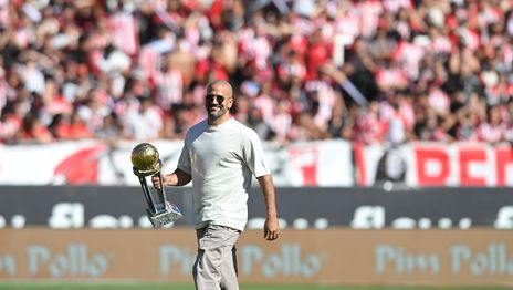 La nueva señal de Verón que ilusionó a los hinchas con la terminación de UNO La nueva señal de Verón que ilusionó a los hinchas con la terminación de UNO
