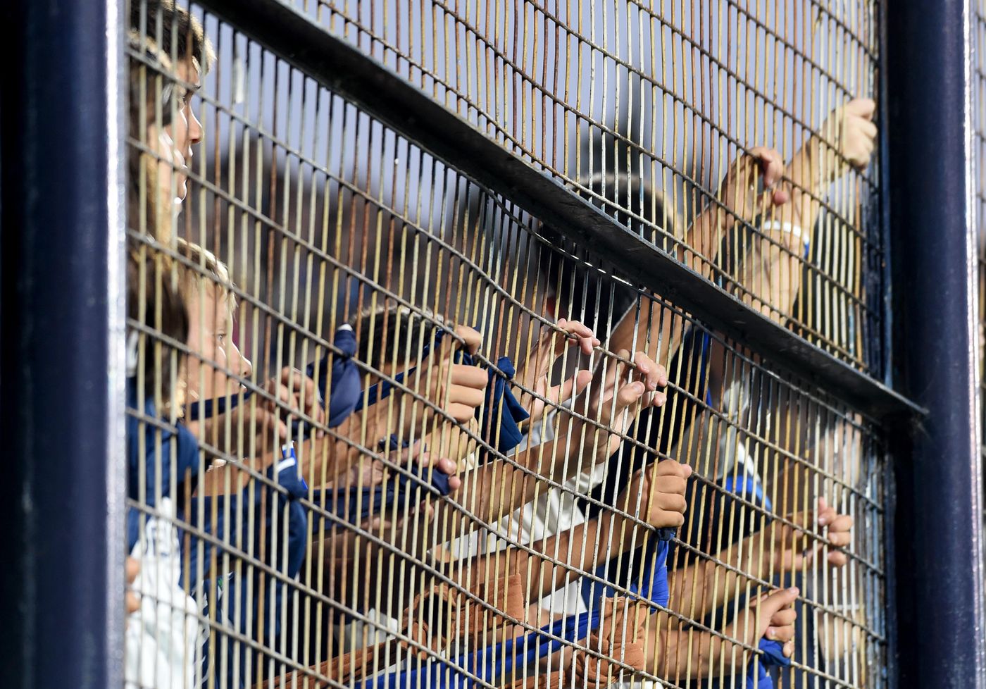 hinchada de gimnasia Bosque.JPG