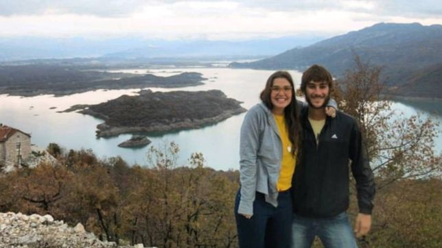 viajes, voluntariados y polaroids: aventuras y desventuras de dos periodistas por el mundo