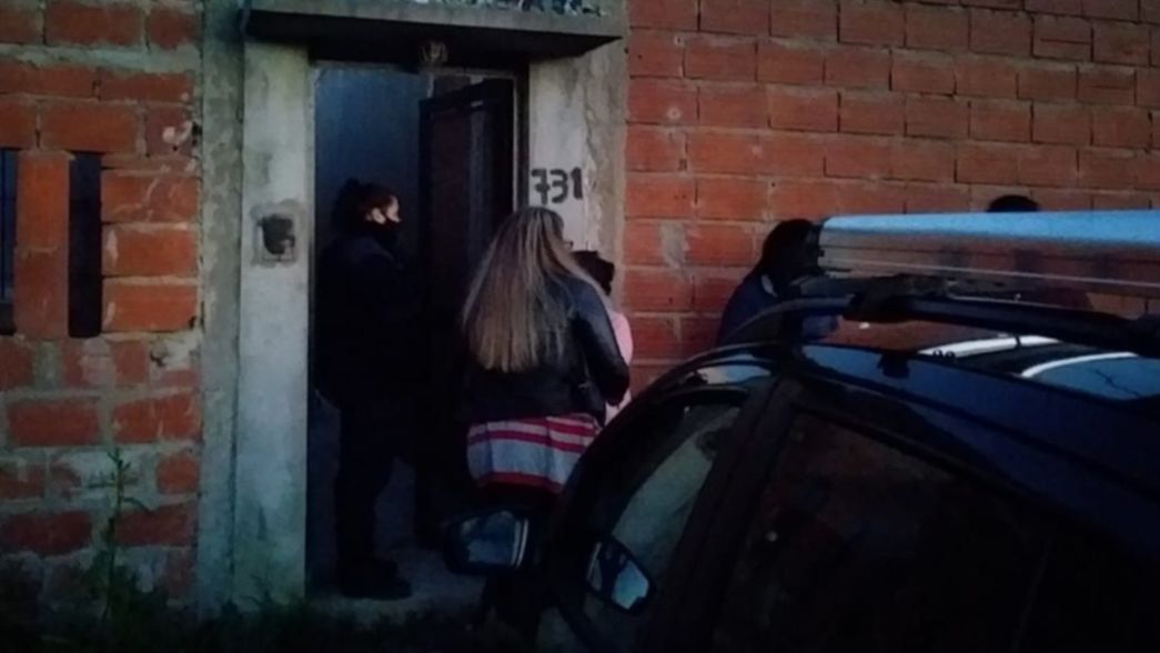 Conmoción en Berisso: investigan la muerte de una mujer tras una discusión con su pareja