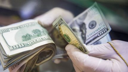 El dólar blue bajó 16 pesos, alcanzó los  $536 y se alejó del récord