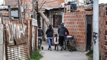 Financian la instalación de internet en asentamientos y subsidian a medios cooperativos