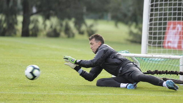 muslera puede jugar la supercopa internacional: ¿dominguez le dara el arco?