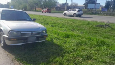Un ciclista de 75 años fue atropellado en Ruta 2 y quedó gravemente herido