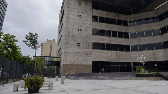 a 20 anos de su inauguracion, renovaran las butacas de la sala ginastera en el teatro argentino
