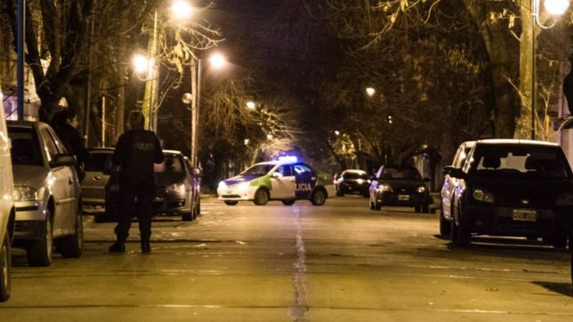 amenaza y robo a un hombre en la puerta de su casa en barrio norte