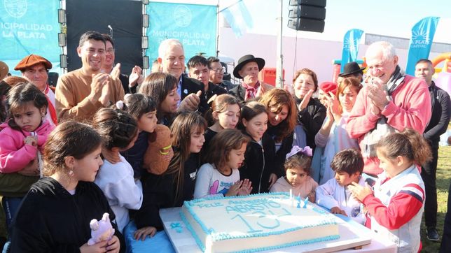 alak estuvo en los festejos por el aniversario de abasto y destaco nuevas obras para la localidad