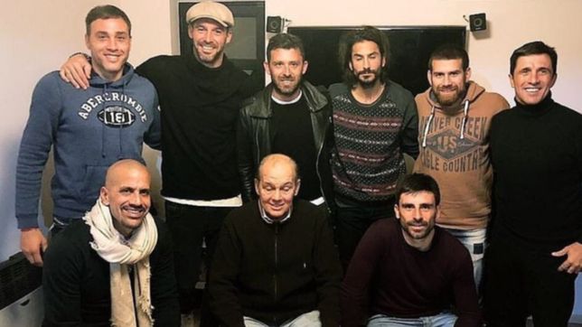 alejandro sabella recibio la visita de los campeones de la copa libertadores, a 10 anos del titulo
