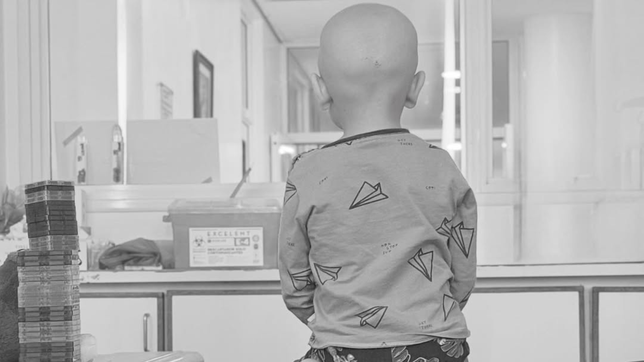 benja tiene leucemia, espera un trasplante y necesita un caro equipo para mejorar su tratamiento