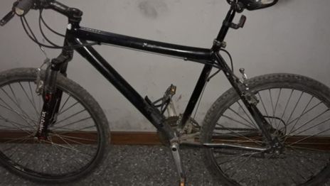 Robó una bicicleta todo terreno y lo detuvieron cuando quiso esconderse en una casa