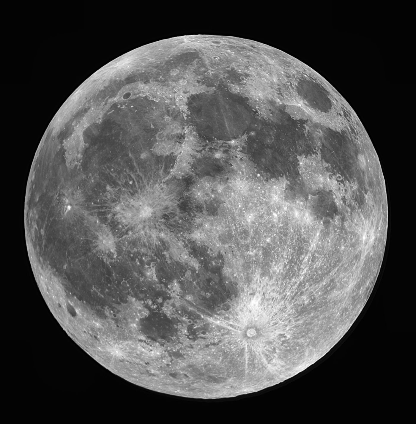La Luna y todos los detalles de su superficie desde la Tierra