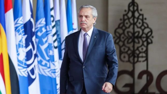 alberto fernandez se sometera a una endoscopia por sus problemas de salud en la gira