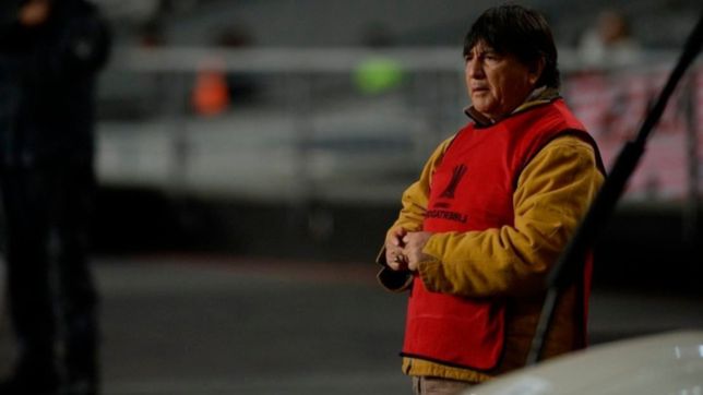 ¿quienes amenazaron de muerte al brujo manuel y por que?