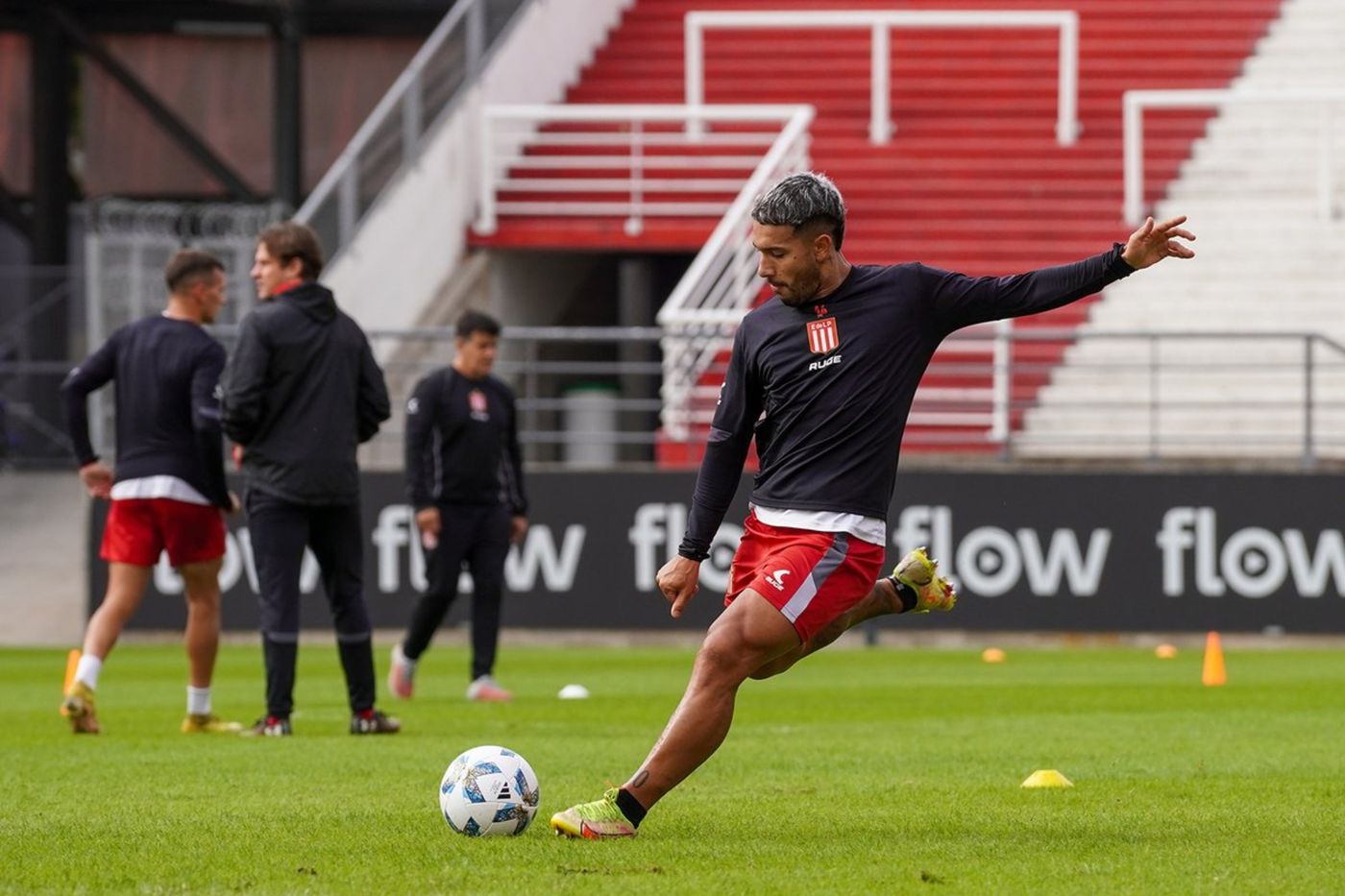 Entrenamiento Estudiantes UNO Mancuso.jpg