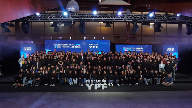 la fundacion ypf reunio a mas de 300 becarios en vaca muerta
