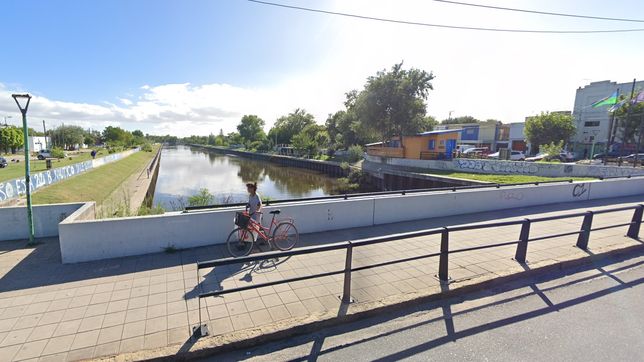 dramatico rescate de un joven que se arrojo a un canal en berisso