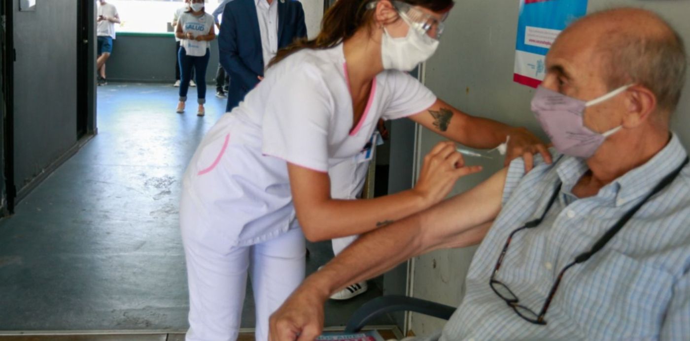 Kicillof en el Estadio único en campaña de vacunación