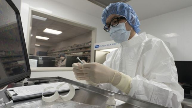 provincia planea vacunar contra el covid-19 a 150 mil personas por dia