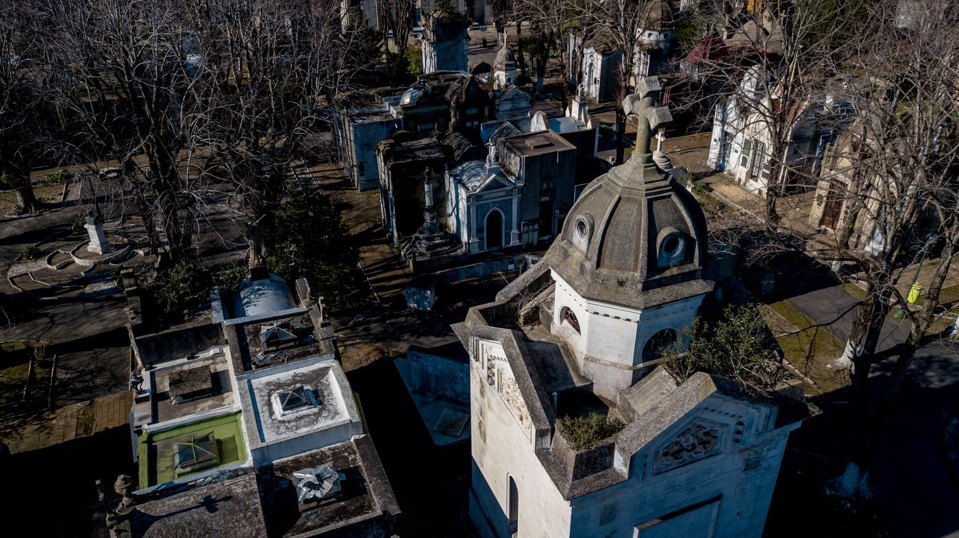 El Cementerio de La Plata fue inaugurado en 1887. El Cementerio de La Plata fue inaugurado en 1887.