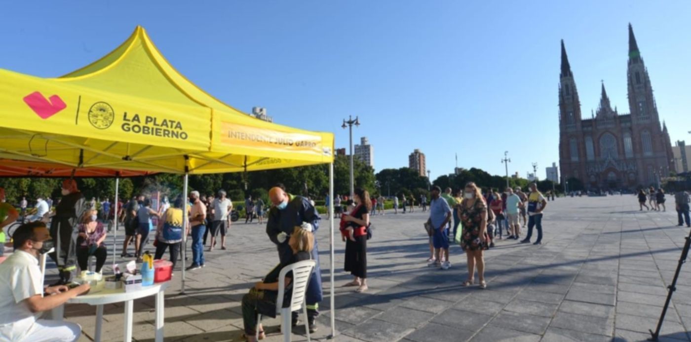 Postas de hisopados en Plaza Moreno