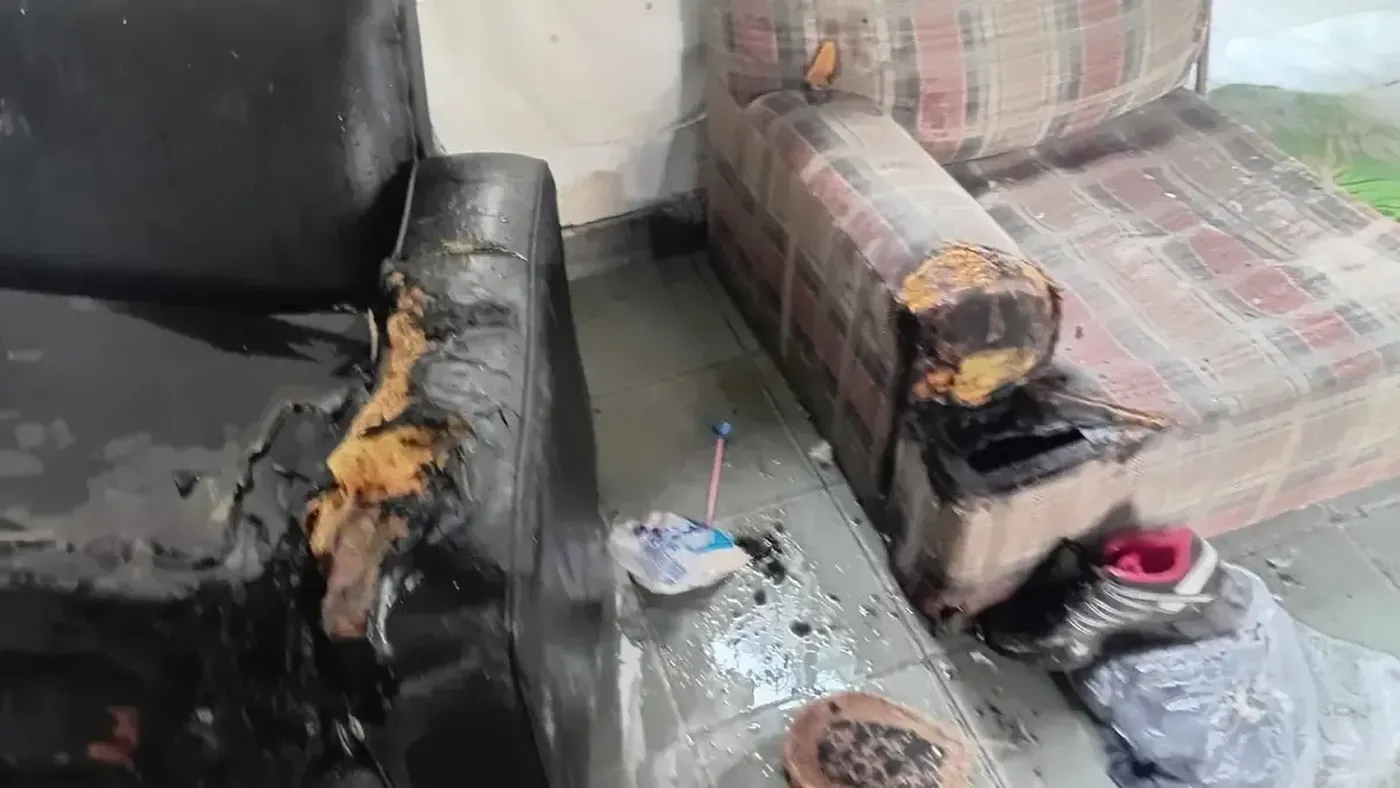 As&iacute; qued&oacute; el sill&oacute;n tras el intento de incendio en Tolosa