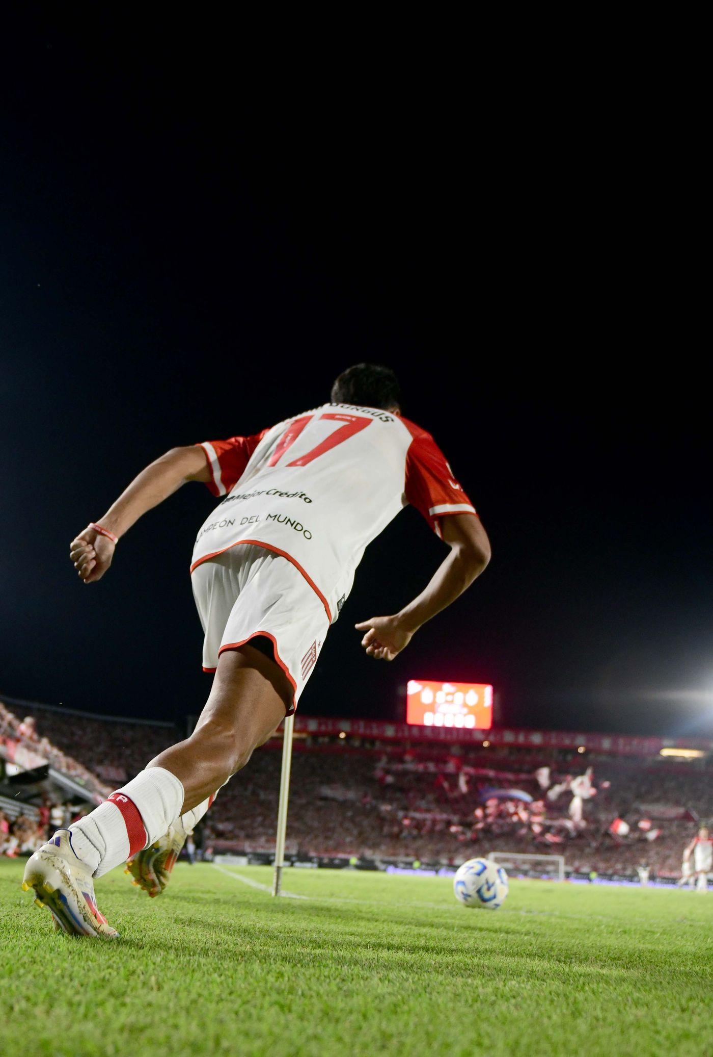 Estudiantes Central Córdoba Tobio Burgos 2.jpg