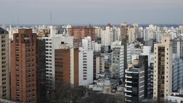 dos de cada diez familias entraron en deudas por las expensas en la plata y la provincia