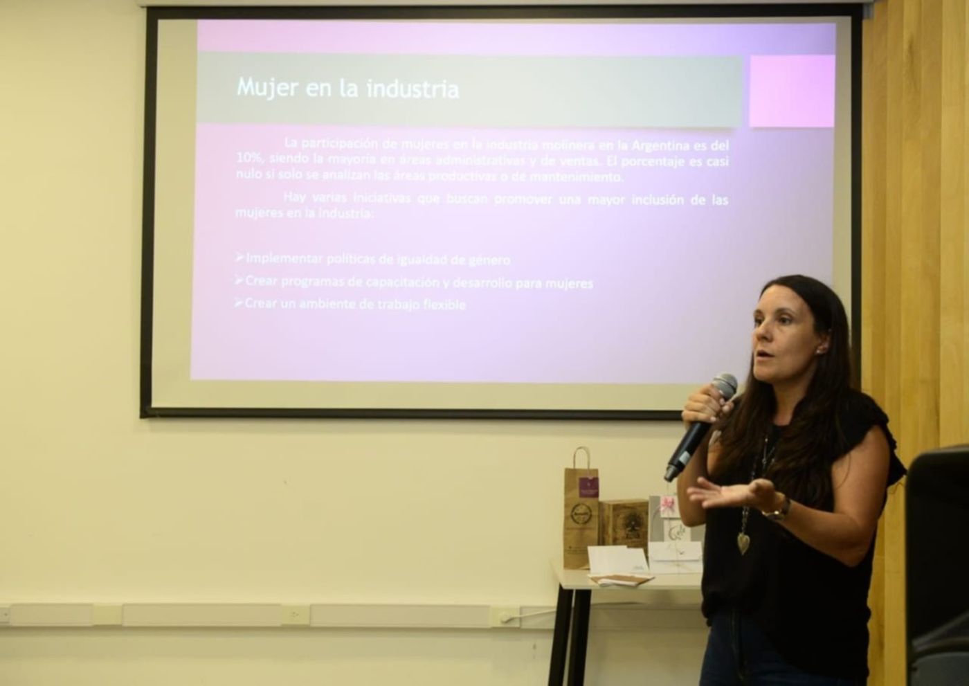 Encuentro de mujeres industriales