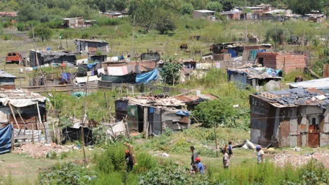 una familia tipo necesito mas de $150.000 en diciembre para no ser pobre