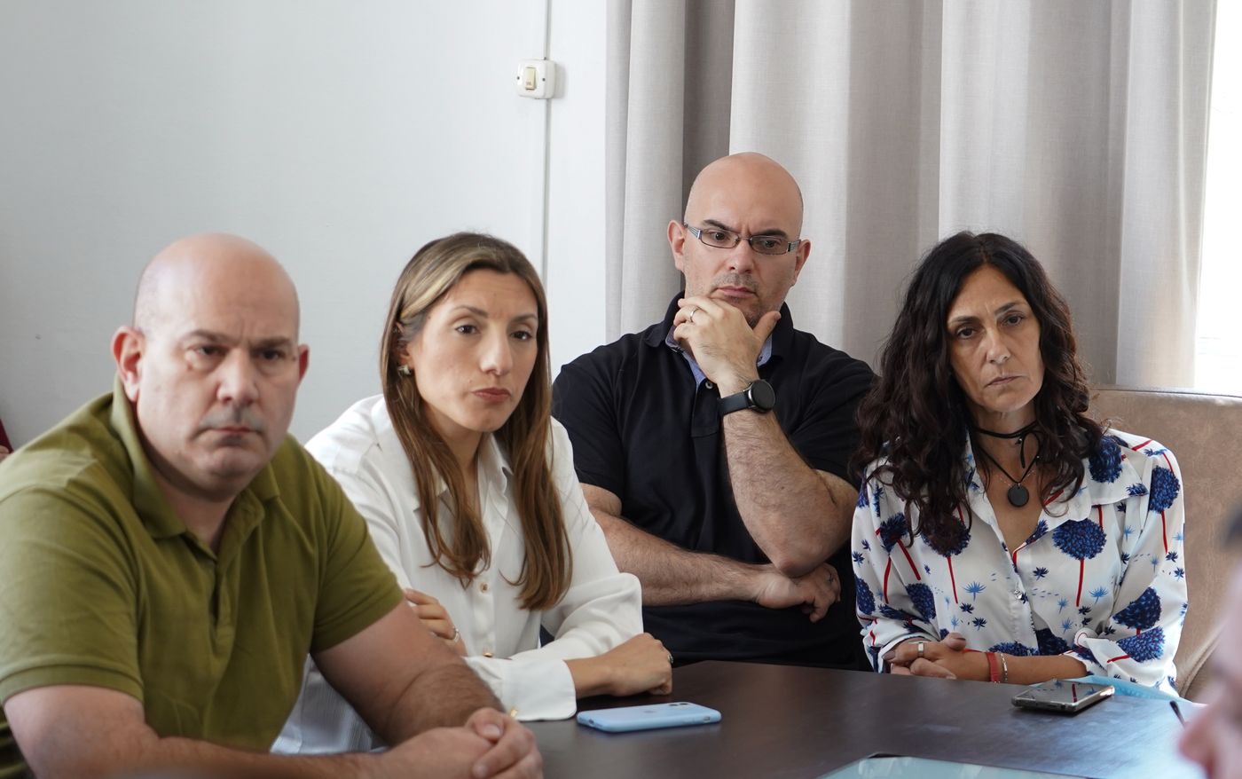 Los consejeros escolares Maximiliano de los Reyes, Sof&iacute;a Gualberto,&nbsp; Emiliano de Martino y Laura Salamone, quienes acompa&ntilde;aron a Iv&aacute;n Maidana