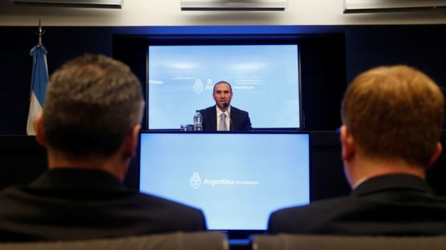 el ministro de economia de la nacion estuvo en la unlp y brindo una clase publica de 40 minutos