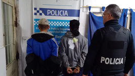detuvieron a tres ladrones tras un violento robo en berisso y buscan a otros dos que lograron escapar
